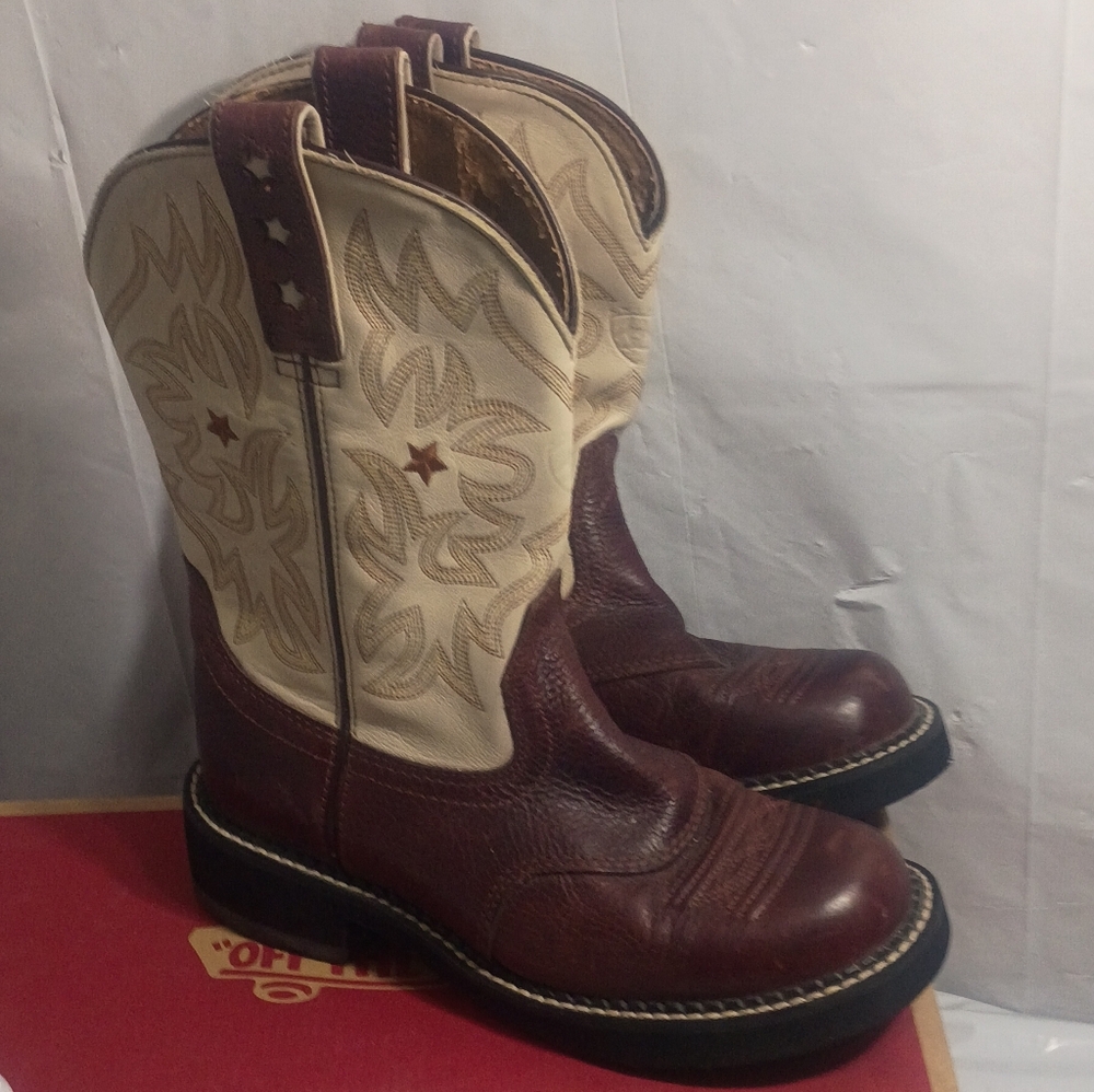 Ariat Women's Boots Size 7B